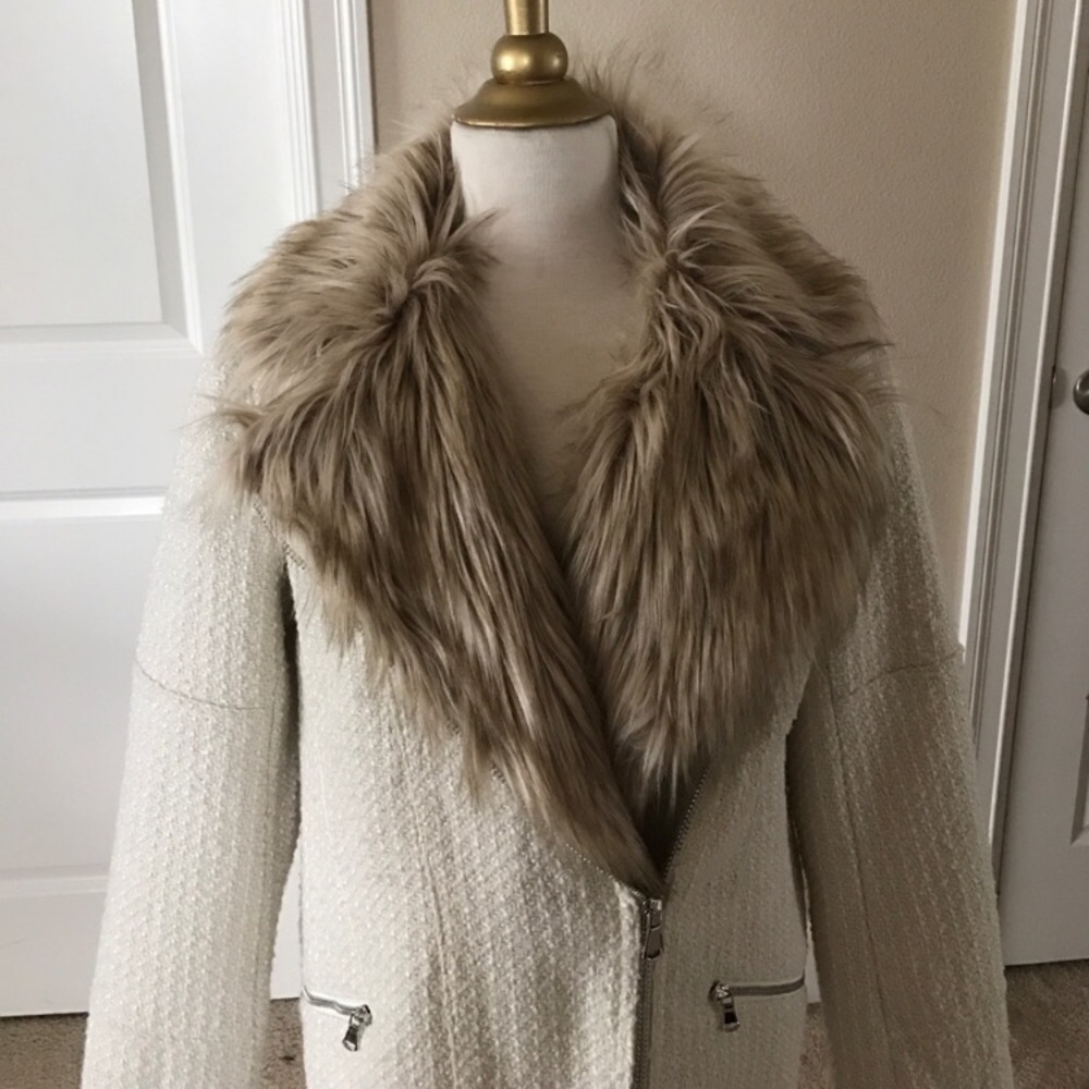 ♥️ Forever 21 faux fur collar pea coat ♥️
